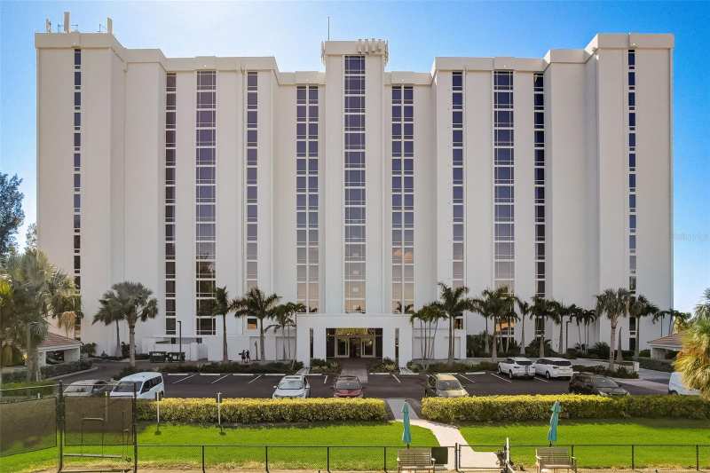 2 bedroom Condominium at 2425 Gulf Of Mexico Drive #14B, Sea Gate Club, Longboat Key — photo 1