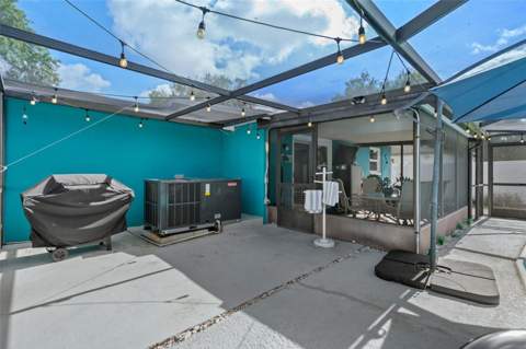 7906 Woodvine Circle, Tampa FL - photo 24 of 34
