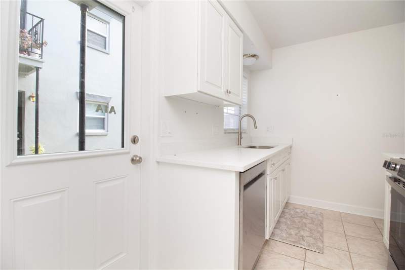 1 bedroom Condominium at 6940 A Sunset Drive #1A, Les Chateaux Condo, South Pasadena — photo 5