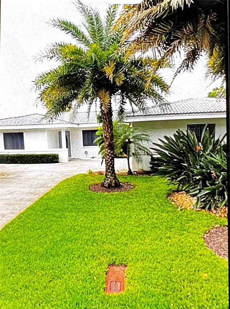 3 bedroom Single Family Residence at 2431 SUNRISE DRIVE, TROPICAL SHORES 2ND ADD, ST PETERSBURG — photo 2