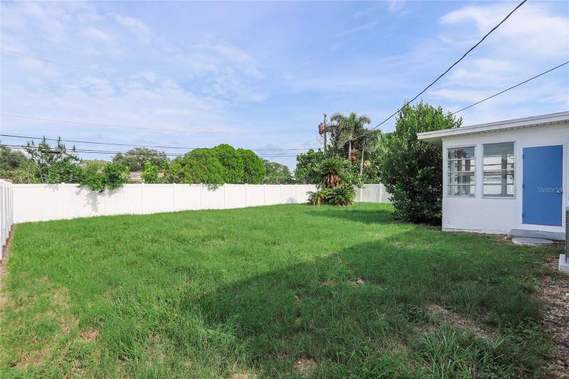 2 bedroom Single Family Residence at 10011 110th Street, Golden Groves, Seminole — photo 4