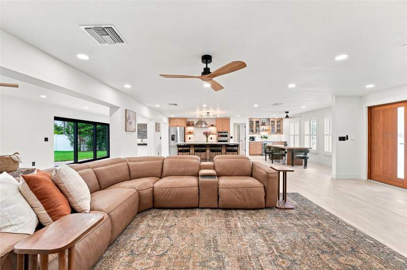 3 bedroom Single Family Residence at 6241 Tanglewood Drive, Tanglewood Sub, St Petersburg — photo 5