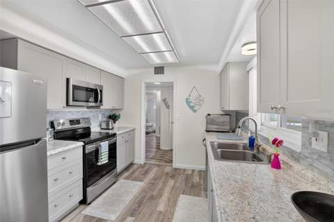 809 Oakmont Avenue, Sun City Center FL - photo 15 of 48