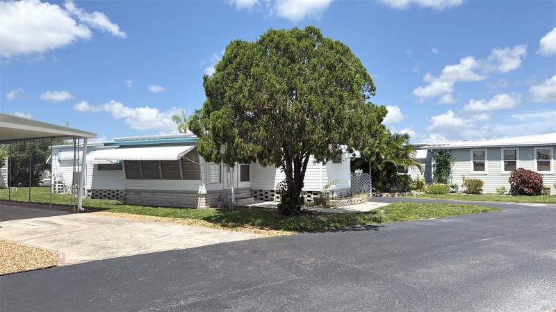 2 bedroom Mobile Home at 7164 Mount Georgetown Drive #553, Mobel Americana Mobile Home Park Unrec, St Petersburg — photo 3