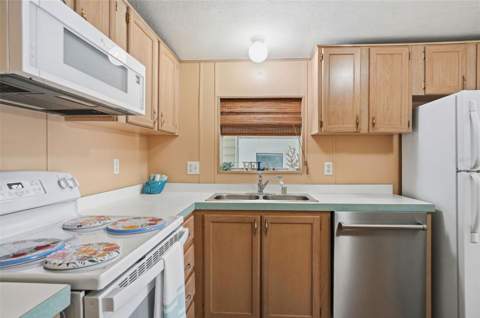 5161 Forest Glenn Drive, Spring Hill FL - photo 6 of 51