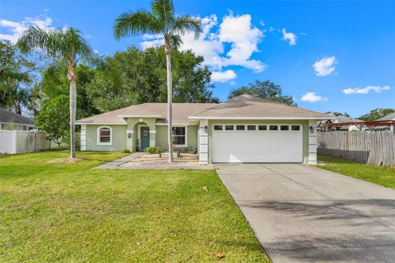 Groveland Hidden Lakes Estates