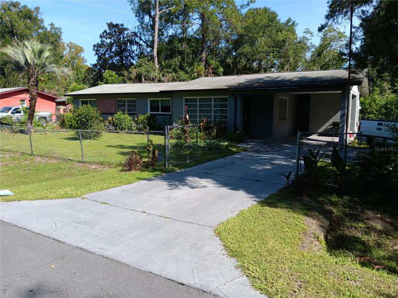 4 bedroom Single Family Residence at 1440 SE 23rd Avenue, Breezy Acres, Gainesville — photo 1