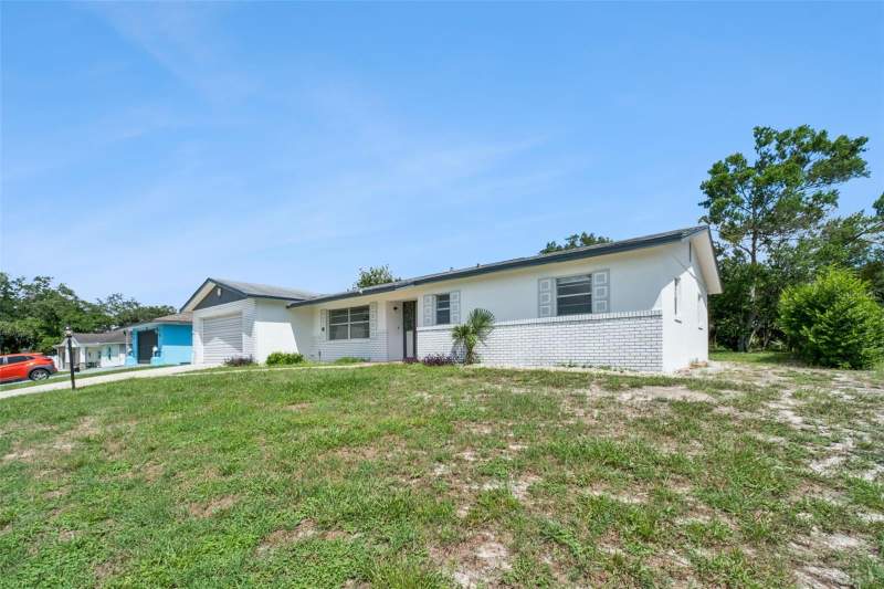 2 bedroom Single Family Residence at 1679 E Apache Circle, Deltona Lakes Unit 3, Deltona — photo 5