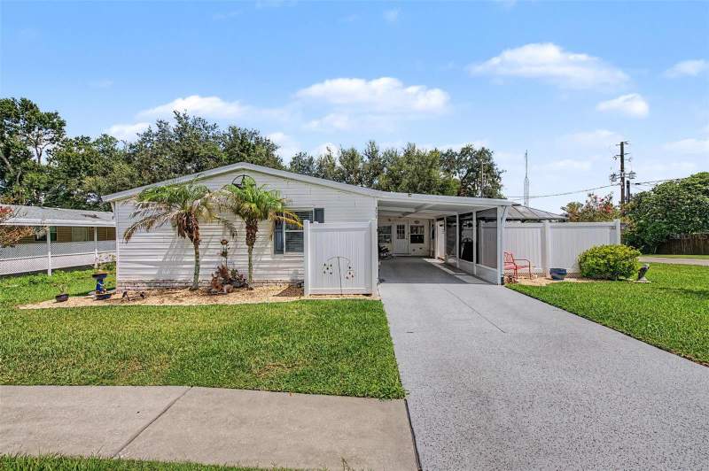 3 bedroom Manufactured Home at 37719 NEWAL AVENUE, ZEPHYR RIDGE, ZEPHYRHILLS — photo 2