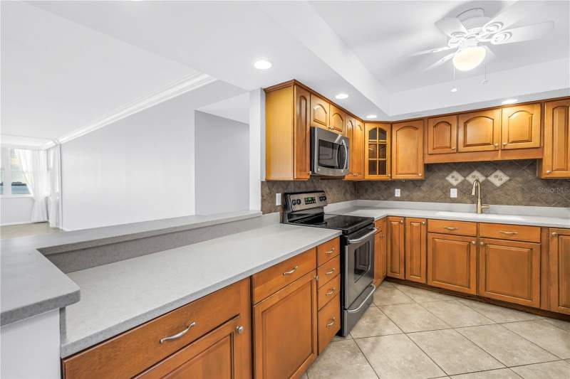2 bedroom Condominium at 5108 Brittany Drive #405, Bayway Isles Point Brittany Two, St Petersburg — photo 5