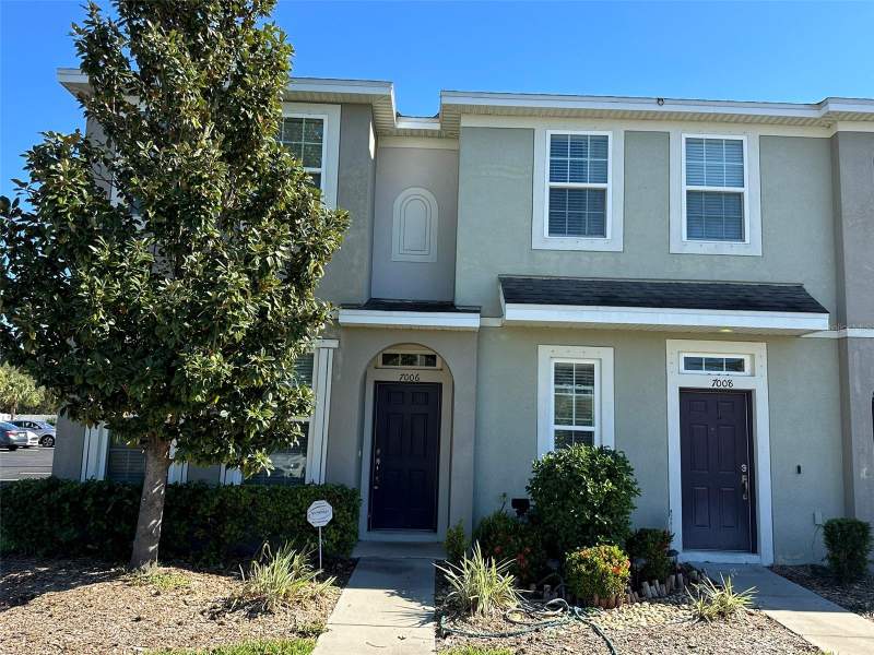 2 bedroom Townhouse at 7006 Timberside Place, Oak Creek Prcl 2 Unit 2B, Riverview — photo 2