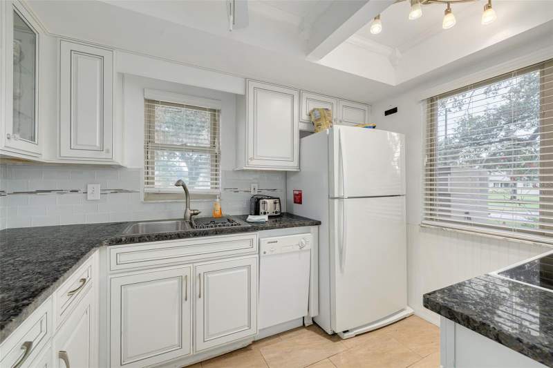 2 bedroom Condominium at 2476 Laurelwood Drive #C, Laurelwood Condo I, Clearwater — photo 3