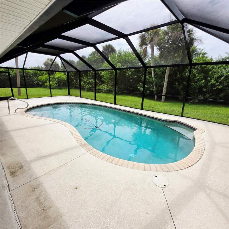 2 bedroom Single Family Residence at 18563 Fort Smith Circle, Port Charlotte Sec 079, Port Charlotte — photo 3