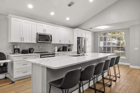 4411 White Oak Circle, Kissimmee FL - photo 8 of 34