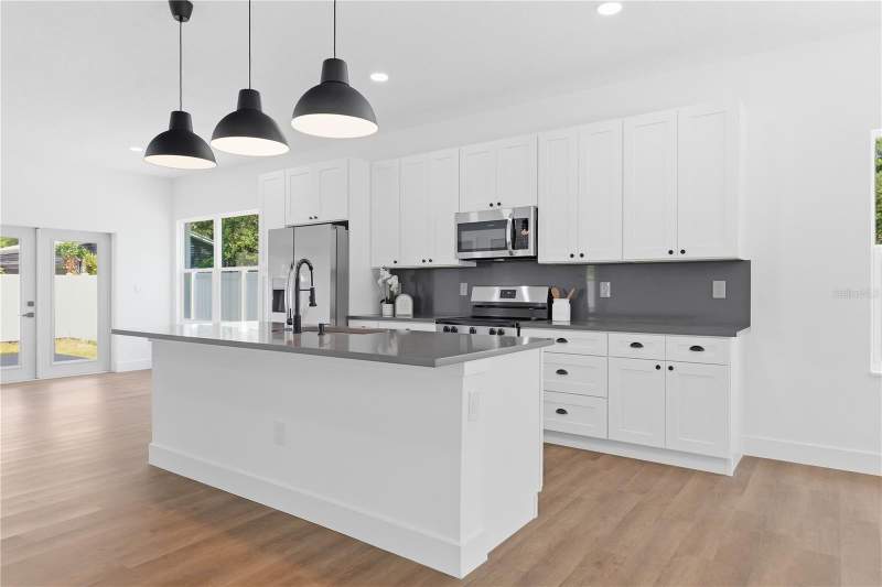 3 bedroom Single Family Residence at 5111 68th Street, Baynard Lee Jr 2, St Petersburg — photo 3