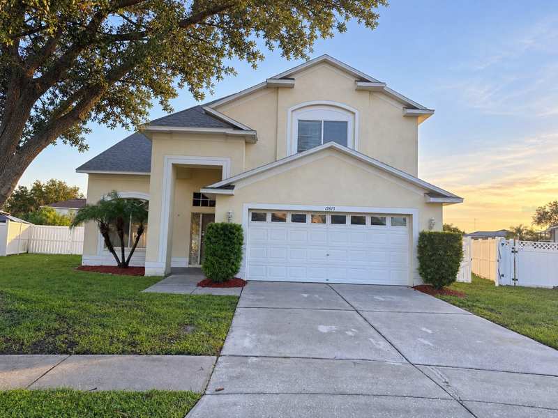 3 bedroom Single Family Residence at 12613 Longcrest Drive, Summerfield Village 1 Tr 28, Riverview — photo 1