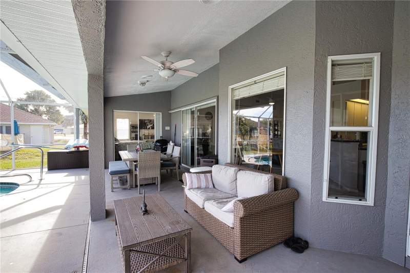 3 bedroom Single Family Residence at 23010 Peachland Boulevard, Port Charlotte Sec 015, Port Charlotte — photo 3