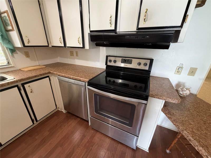 2 bedroom Manufactured Home at 930 Tarrson Boulevard, Orange Blossom Gardens Unit 03, Lady Lake — photo 5