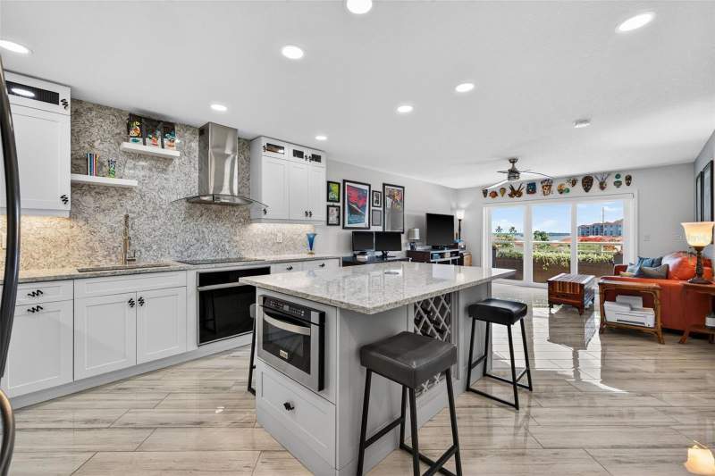 1 bedroom Condominium at 4900 Brittany Drive #409, Bayway Isles Point Brittany Six, St Petersburg — photo 3