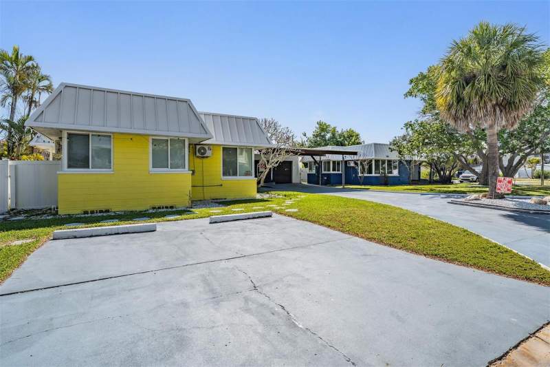 1 bedroom Half Duplex at 14060 Miramar Avenue, Gulf Shores 3rd Add Rep, St Petersburg — photo 4