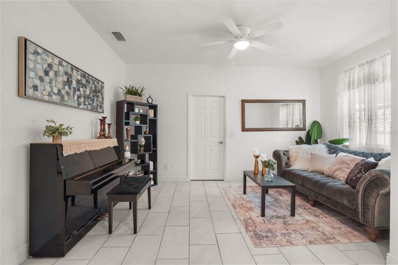 5 bedroom Single Family Residence at 16626 Bearle Road, Seaward Plantation Estates Third Add, Orlando — photo 3