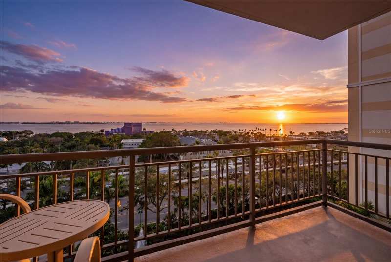 2 bedroom Condominium at 800 N Tamiami Trail #815, Alinari, Sarasota — photo 1