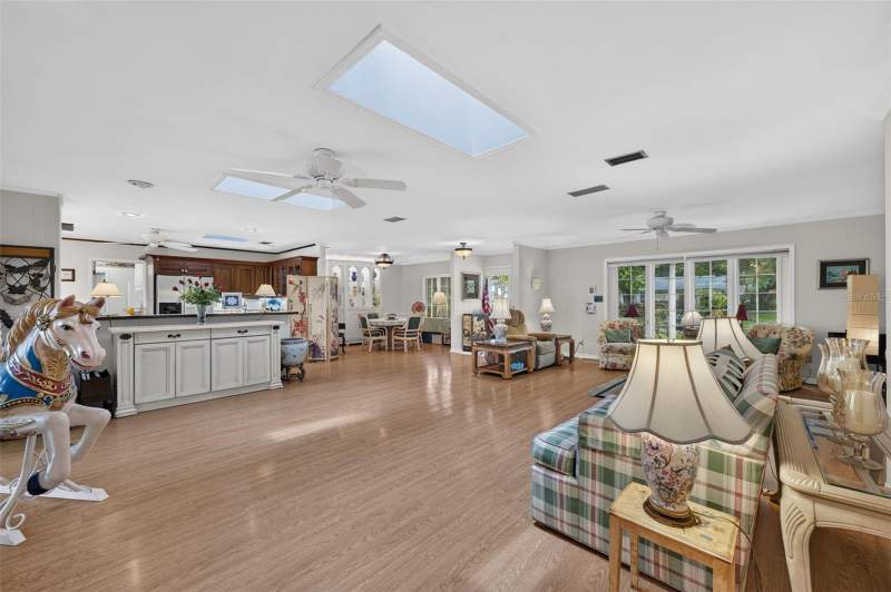 4 bedroom Single Family Residence at 120 Lake Destiny Trail, Spring Lake Hills Sec 3, Altamonte Springs — photo 4