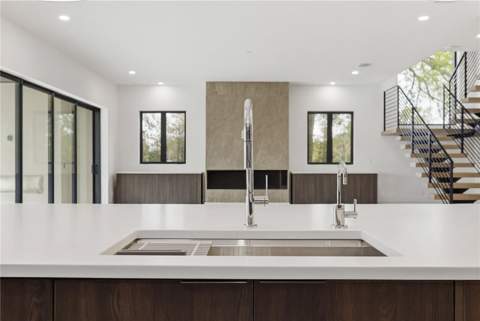 2517 N Riverside Dr, Tampa FL - photo 15 of 67