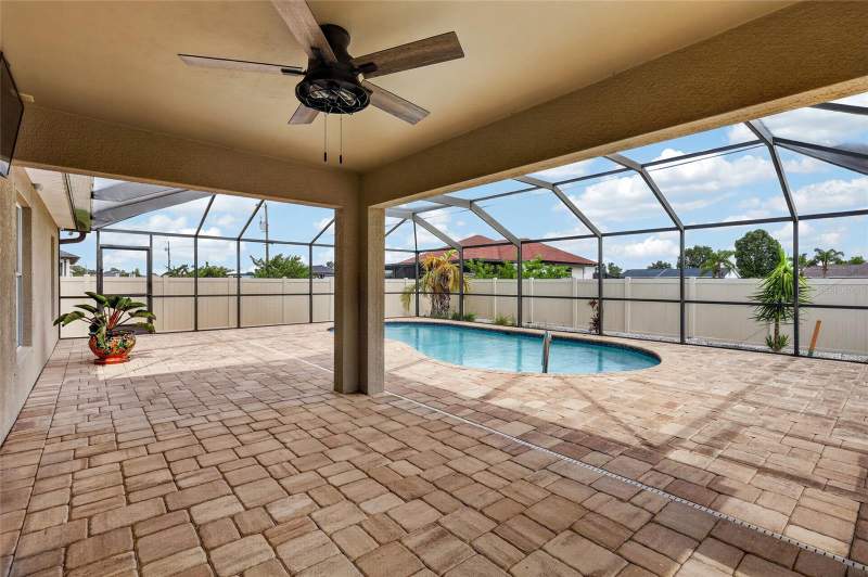 3 bedroom Single Family Residence at 317 NE 9th Terrace, Cape Coral, Cape Coral — photo 4
