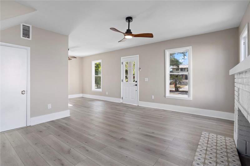4 bedroom Single Family Residence at 821 E Lemon Avenue, Eustis, Eustis — photo 5