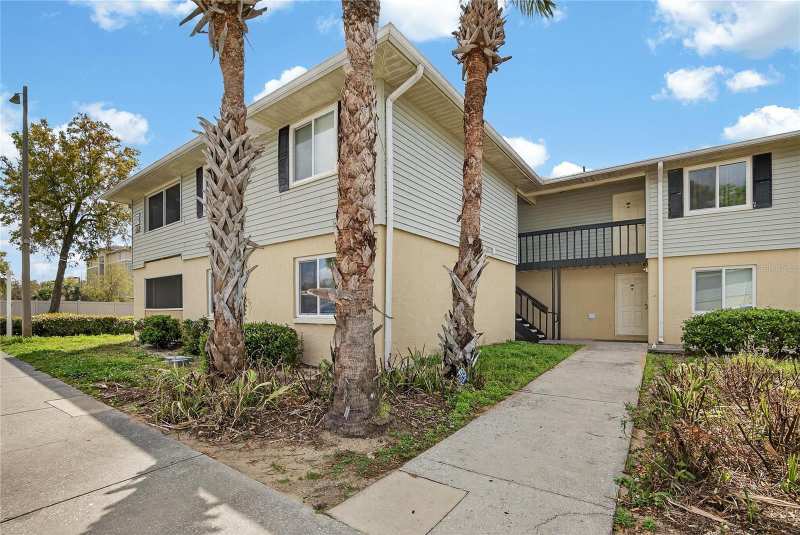 2 bedroom Condominium at 202 Red Maple Place #202, The Hamptons At Brandon A Condo, Brandon — photo 1