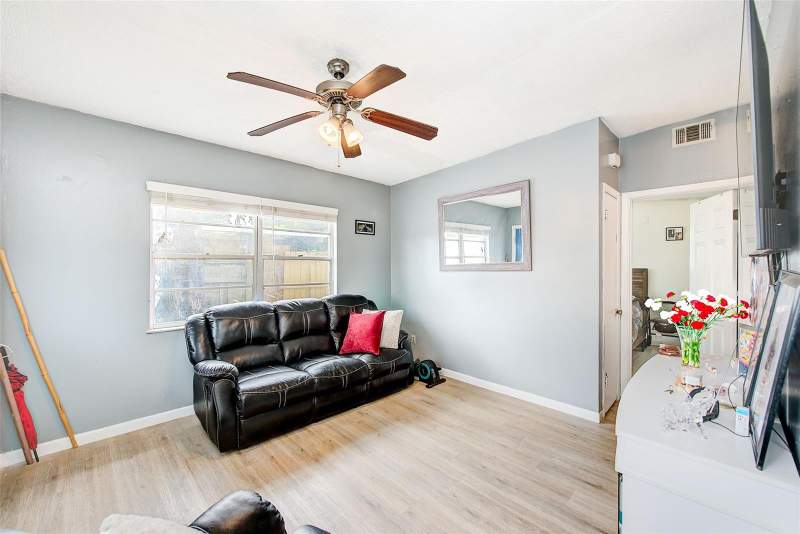 3 bedroom Single Family Residence at 2318 W Powhatan Avenue, Hamners Marjory B Renmah, Tampa — photo 5