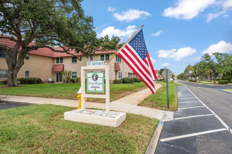 2 bedroom Condominium at 10037 62nd Terrace #1, Long Bayou, St Petersburg — photo 2