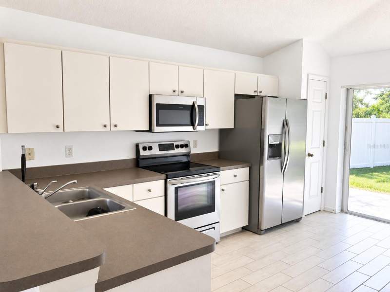 3 bedroom Single Family Residence at 32215 Fish Hook Loop, New River Lakes Villages B2 & D, Wesley Chapel — photo 5
