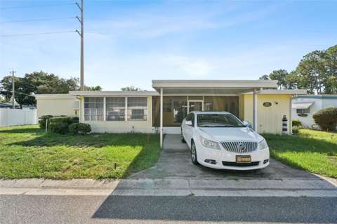 20 Hawaiian Way, home for sale in Leesburg 34788