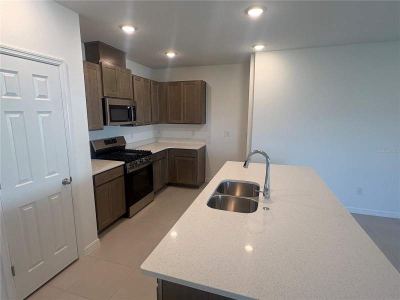 4 bedroom Single Family Residence at 6985 Broad Wing Loop, Eagletail Landing - Ph 1, Howey In The Hills — photo 2