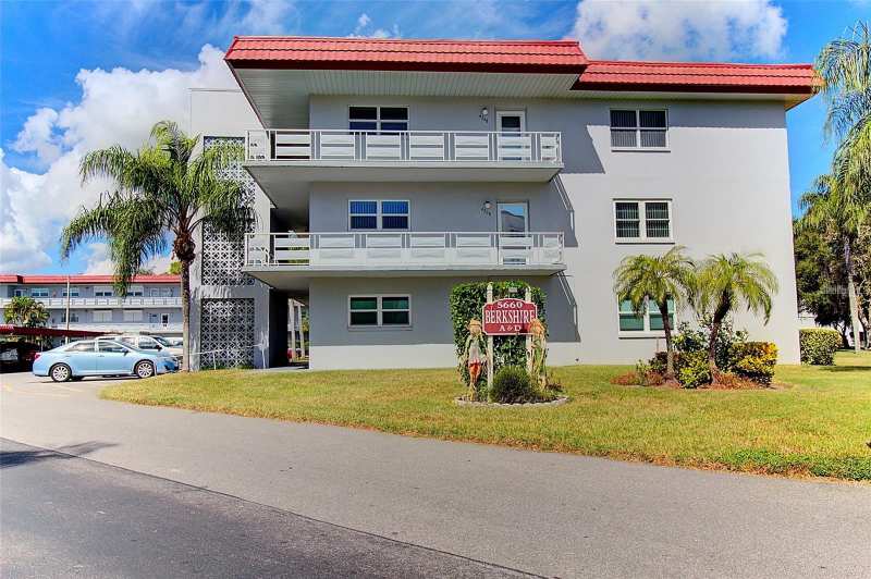 1 bedroom Condominium at 5660 80th Street #B107, Five Towns Of St Pete, St Petersburg — photo 1