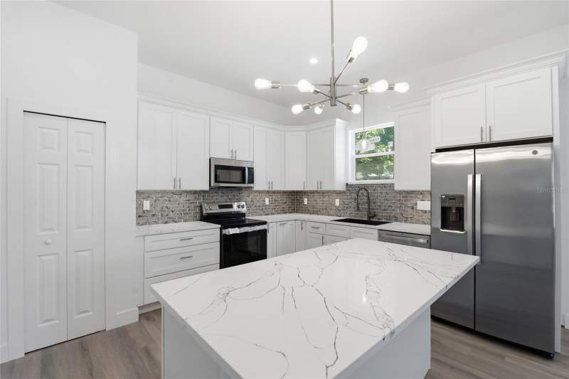 3 bedroom Single Family Residence at 1320 10th Avenue, Columbia Heights, St Petersburg — photo 4