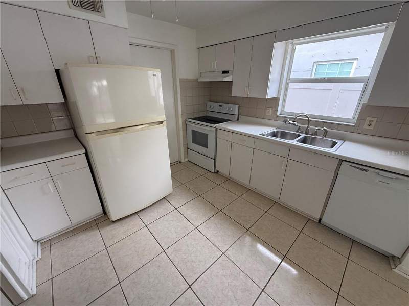 3 bedroom Single Family Residence at 1270 8th Avenue, Woodbrook Manor, Largo — photo 3