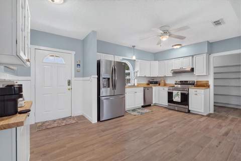6086 Island Drive, Weeki Wachee FL - photo 17 of 68