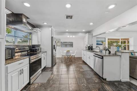 5017 Stolls Avenue, Tampa FL - photo 11 of 48