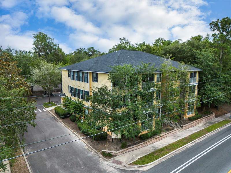 2 bedroom Condominium at 2227 NW 16th Terrace, Charleston Place, Gainesville — photo 4