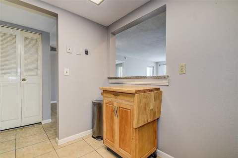 5220 Brittany Drive #509, St Petersburg FL - photo 9 of 38