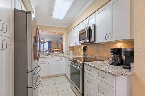 5901 Bahia Del Mar Circle #521, St Petersburg FL - photo 9 of 58