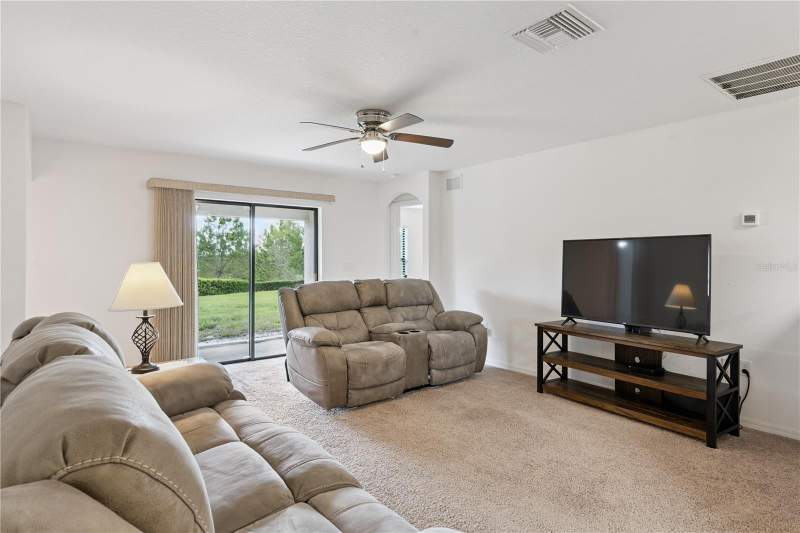 3 bedroom Single Family Residence at 916 Aspen View Circle, Crestridge At Estates, Groveland — photo 2