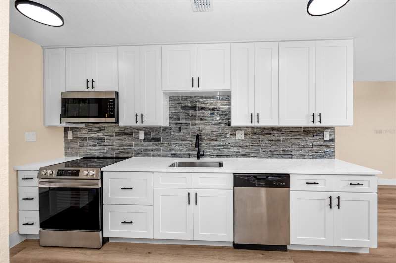 3 bedroom Single Family Residence at 504 79th Avenue, St Petersburg Beach North Unit 2, St Pete Beach — photo 5