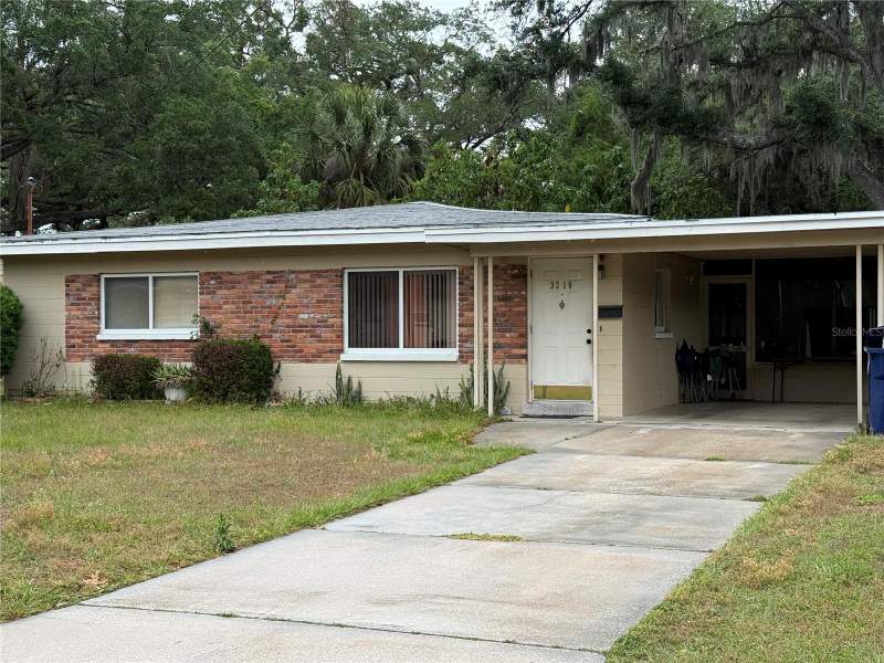 Woodland TerraceHomes for Sale in Tampa, FL