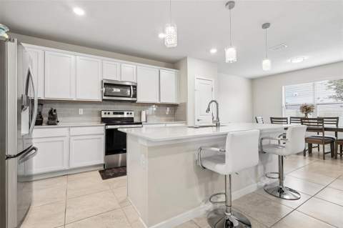 5016 Blue Hammock Court, Kissimmee FL - photo 10 of 81