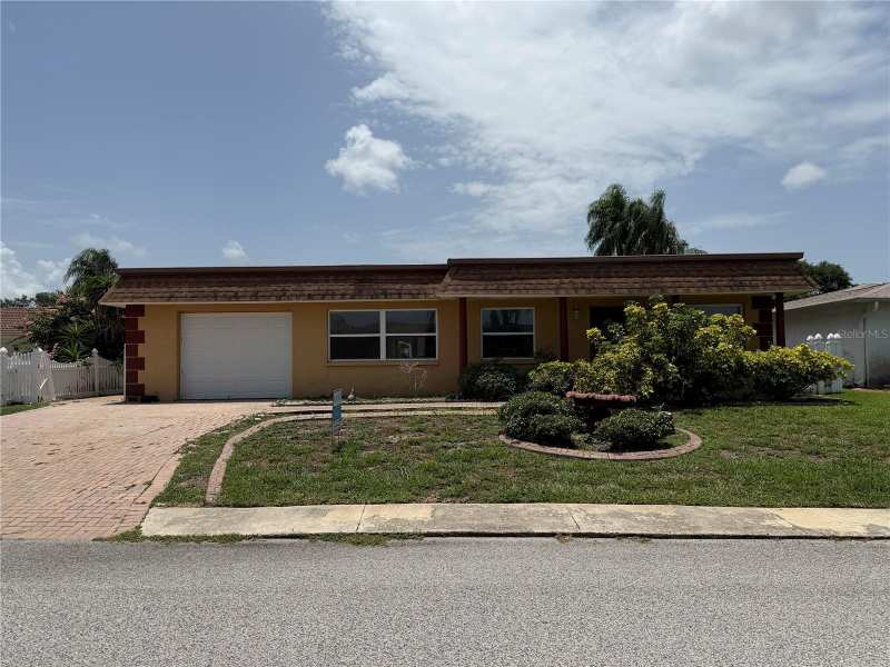 3 bedroom Single Family Residence at 4138 Star Island Drive, Aloha Gardens, Holiday — photo 1