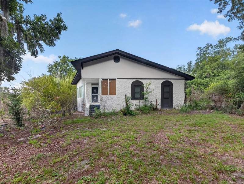 6 bedroom Single Family Residence at 14820 County Road 48, Underhill Hammock, Astatula — photo 2